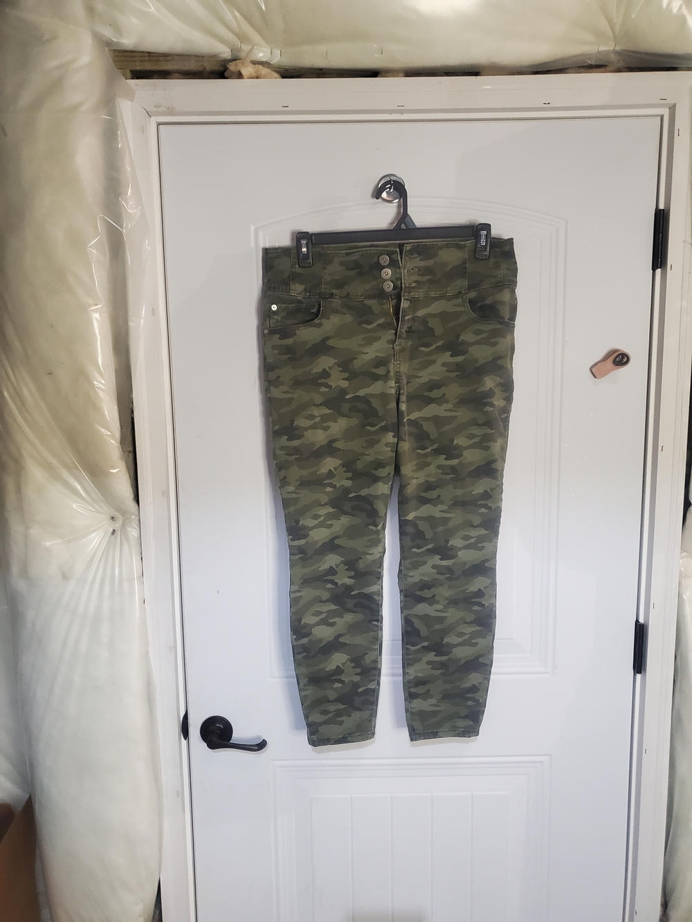Camo Print High-Rise Skinny Pants
